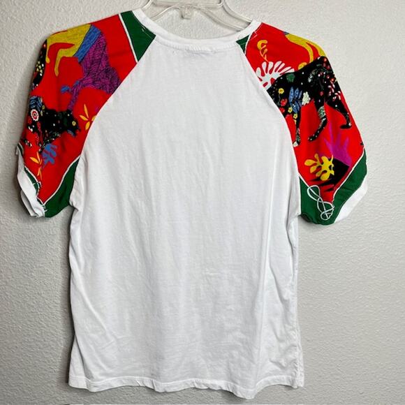 Tiffany & Tomato Womens White T-Shirt Size Medium Patterned Sleeve - Picture 5 of 7